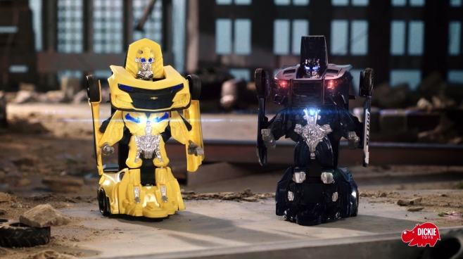 Transformers Robot Fighter Bumblebee und Robot Fighter Barricade von Dickie Toys