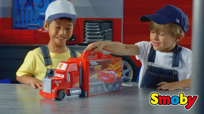 Auf die Plätze, fertig los! Mit dem Cars Mack Truck Simulator