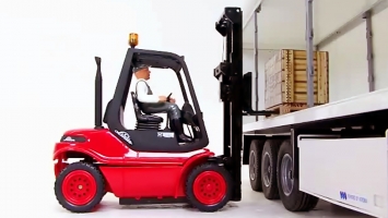 Carson 500907093 Chariot élévateur Linde 2.4G 100% RTR rouge-échelle 1:14, 6 canaux, lumière et son, y compris les piles, modèle télécommandé