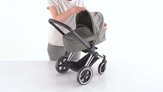 Corolle 36-42cm Cybex Puppenwagen